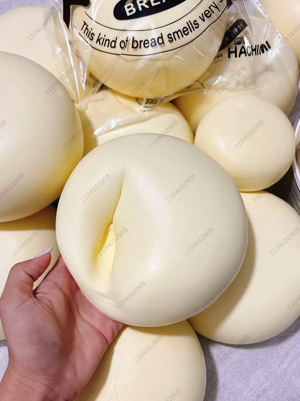 Squishy Simulated Super Big Milk Bun (Scented)